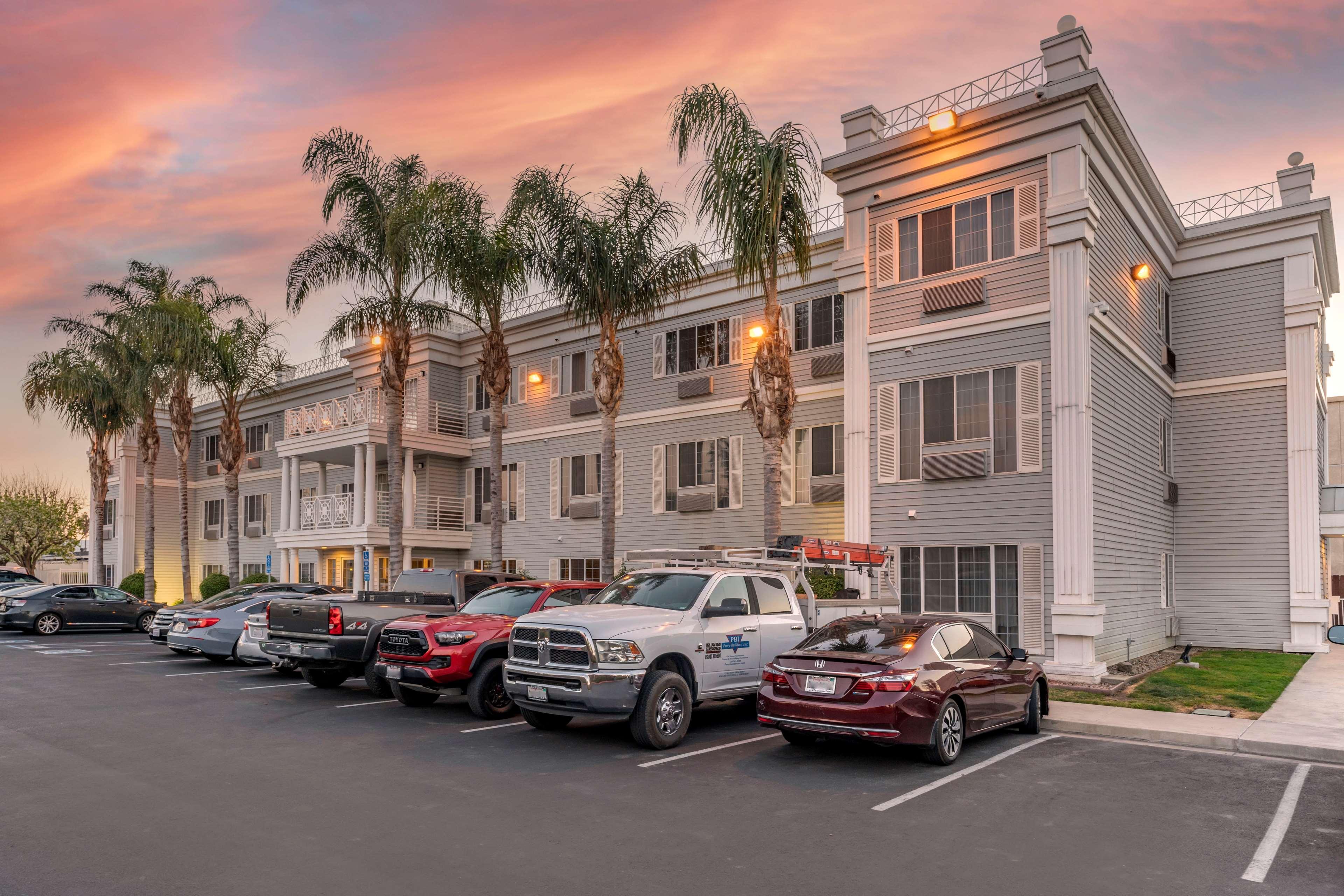 Best Western Luxury Inn Tracy Extérieur photo