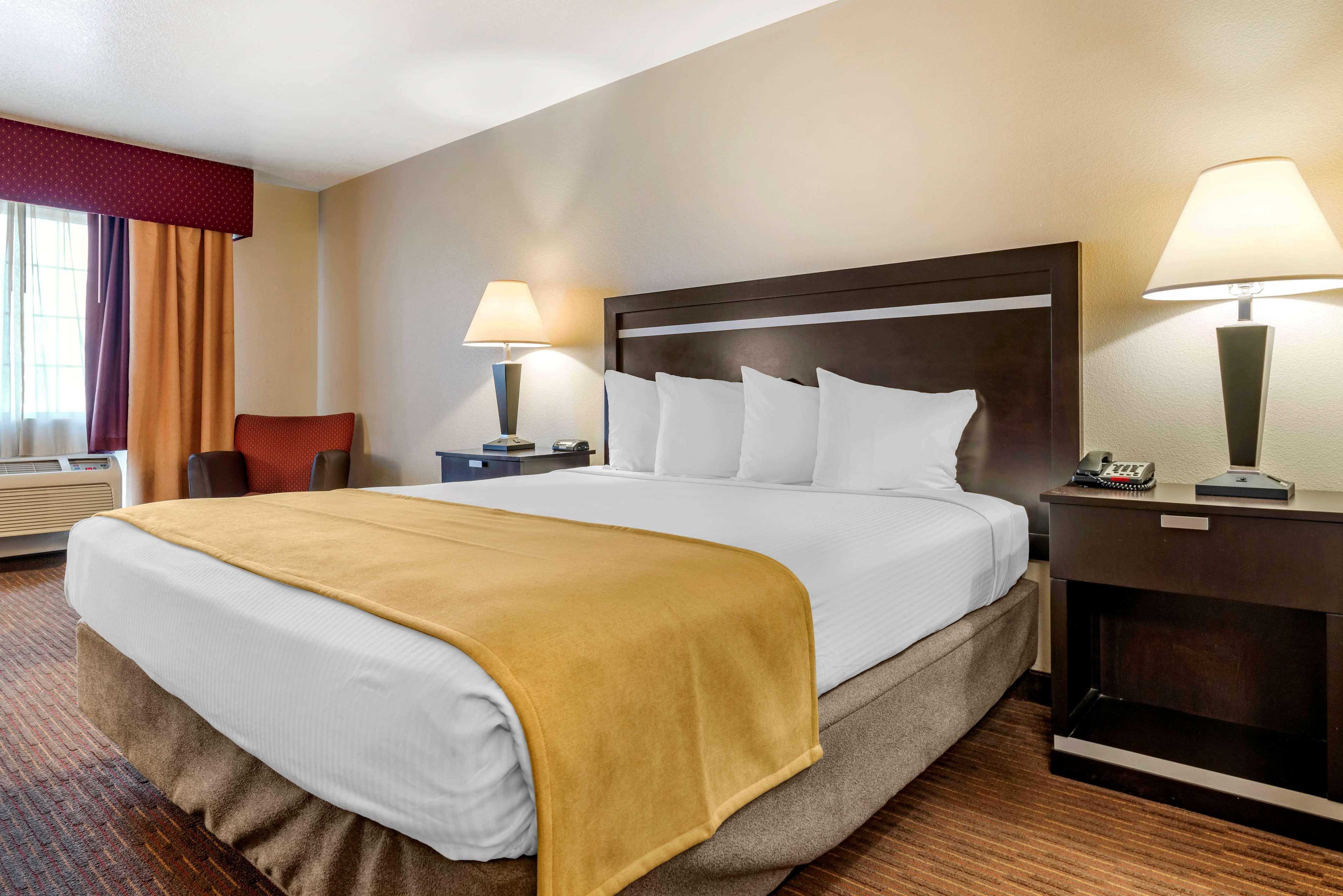 Best Western Luxury Inn Tracy Extérieur photo