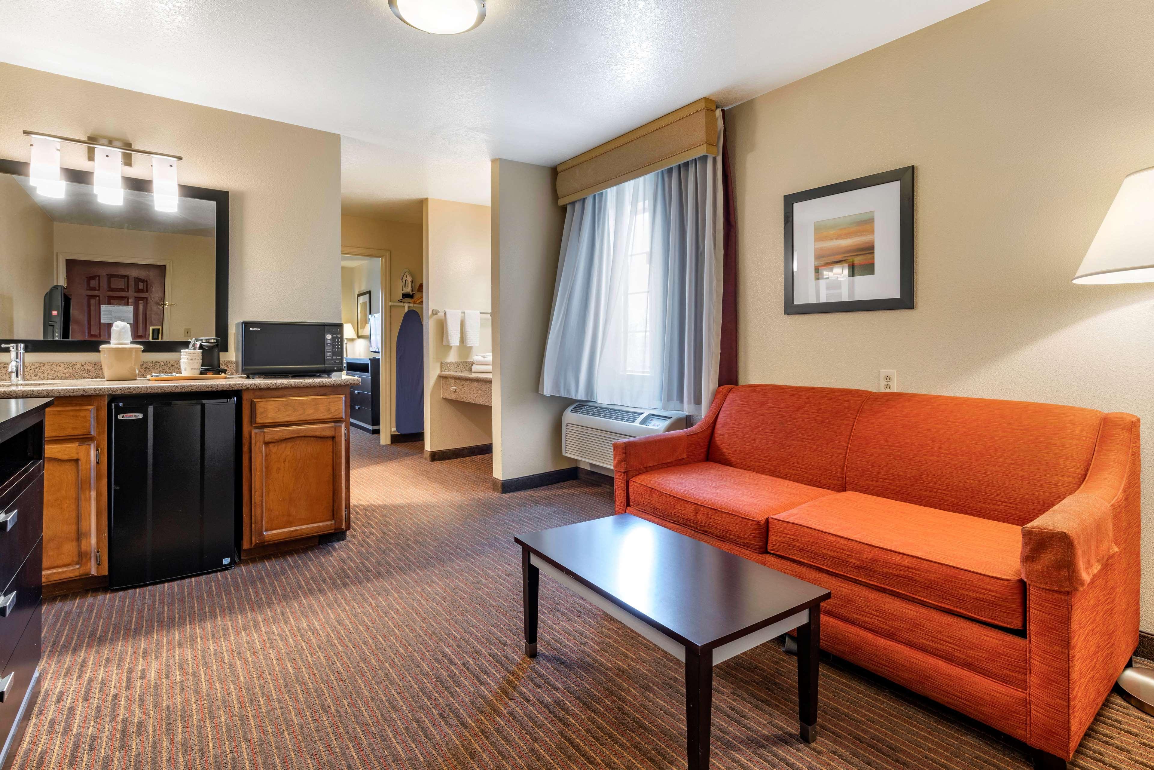 Best Western Luxury Inn Tracy Extérieur photo