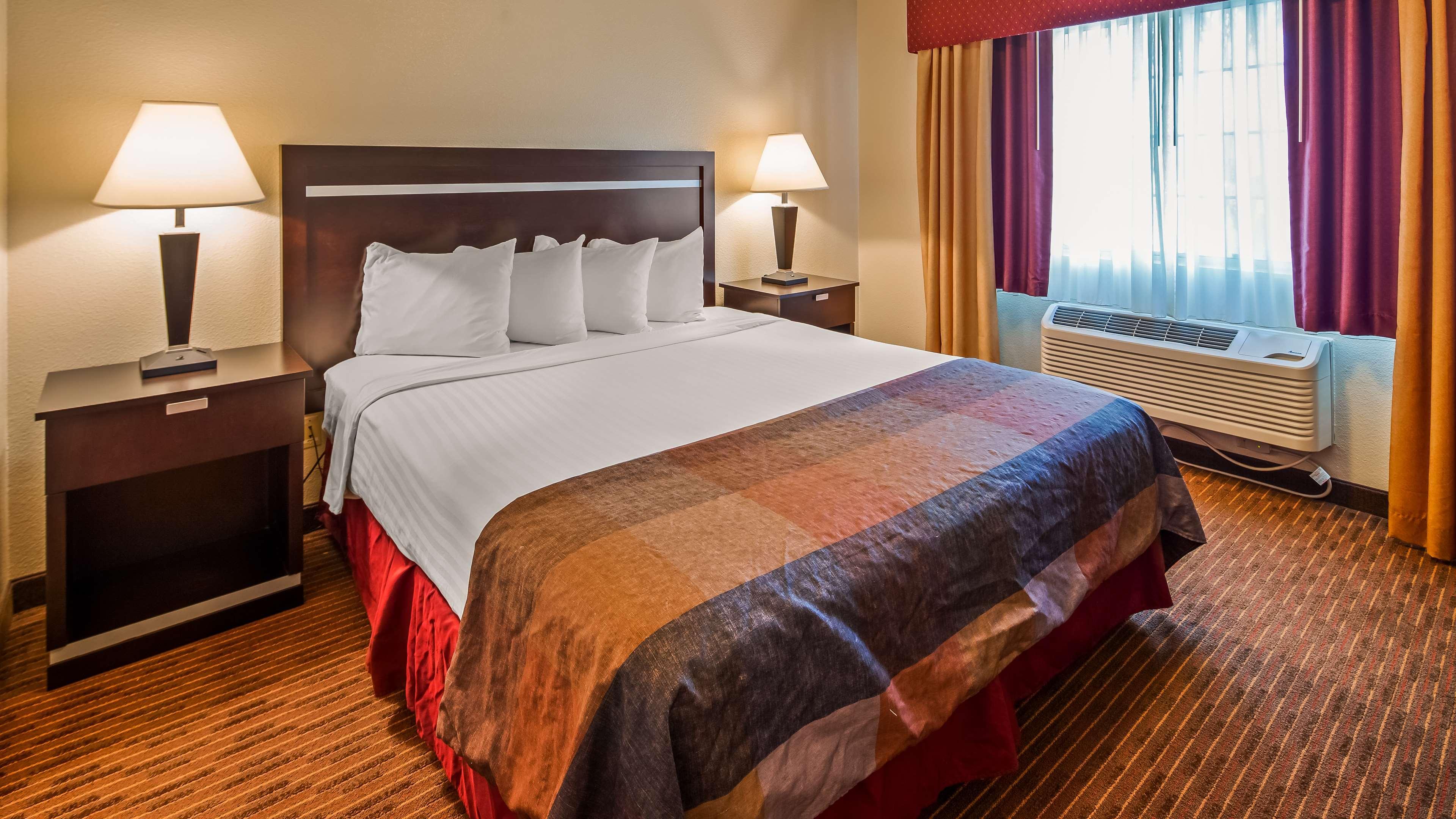 Best Western Luxury Inn Tracy Extérieur photo