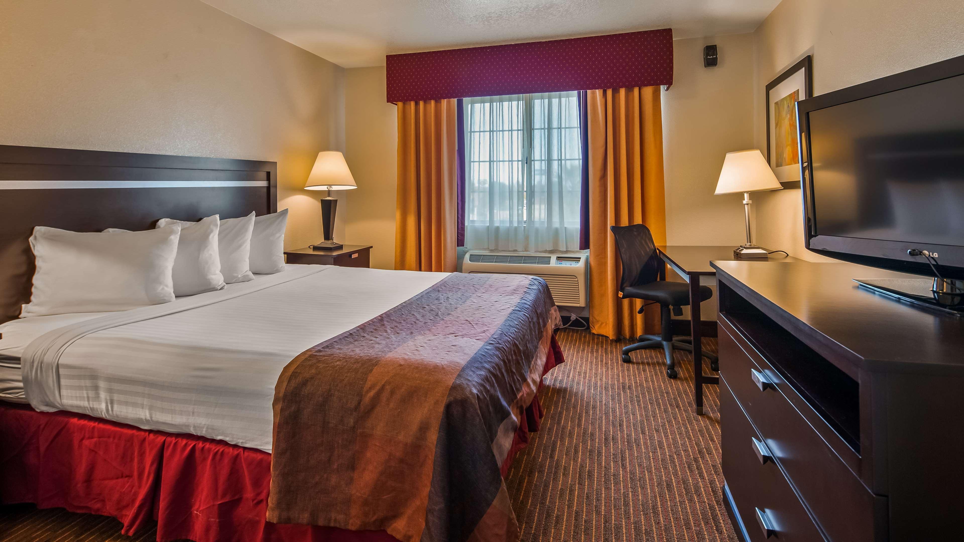 Best Western Luxury Inn Tracy Extérieur photo