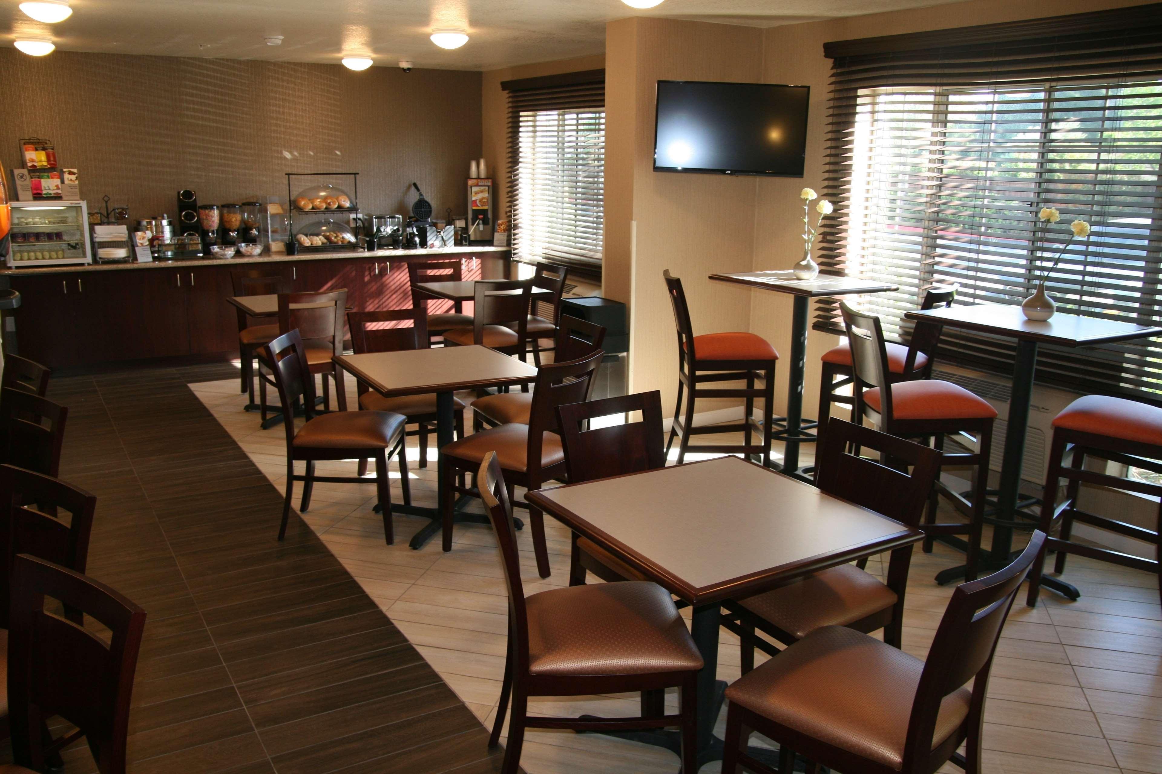 Best Western Luxury Inn Tracy Extérieur photo